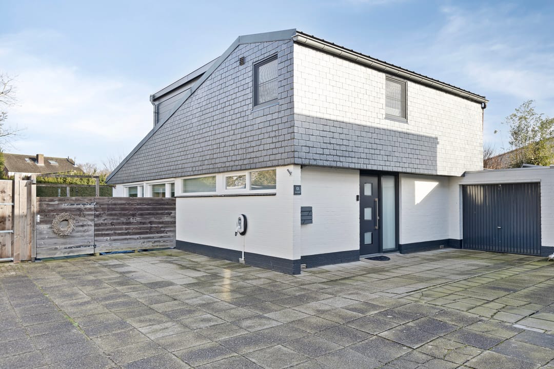 Foto 1 van Bisschop Moorsstraat 13