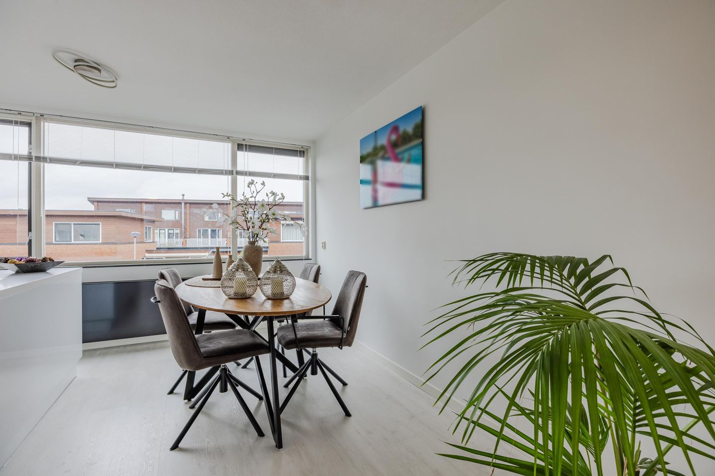 Foto 20 van Douwes Dekkerlaan 68