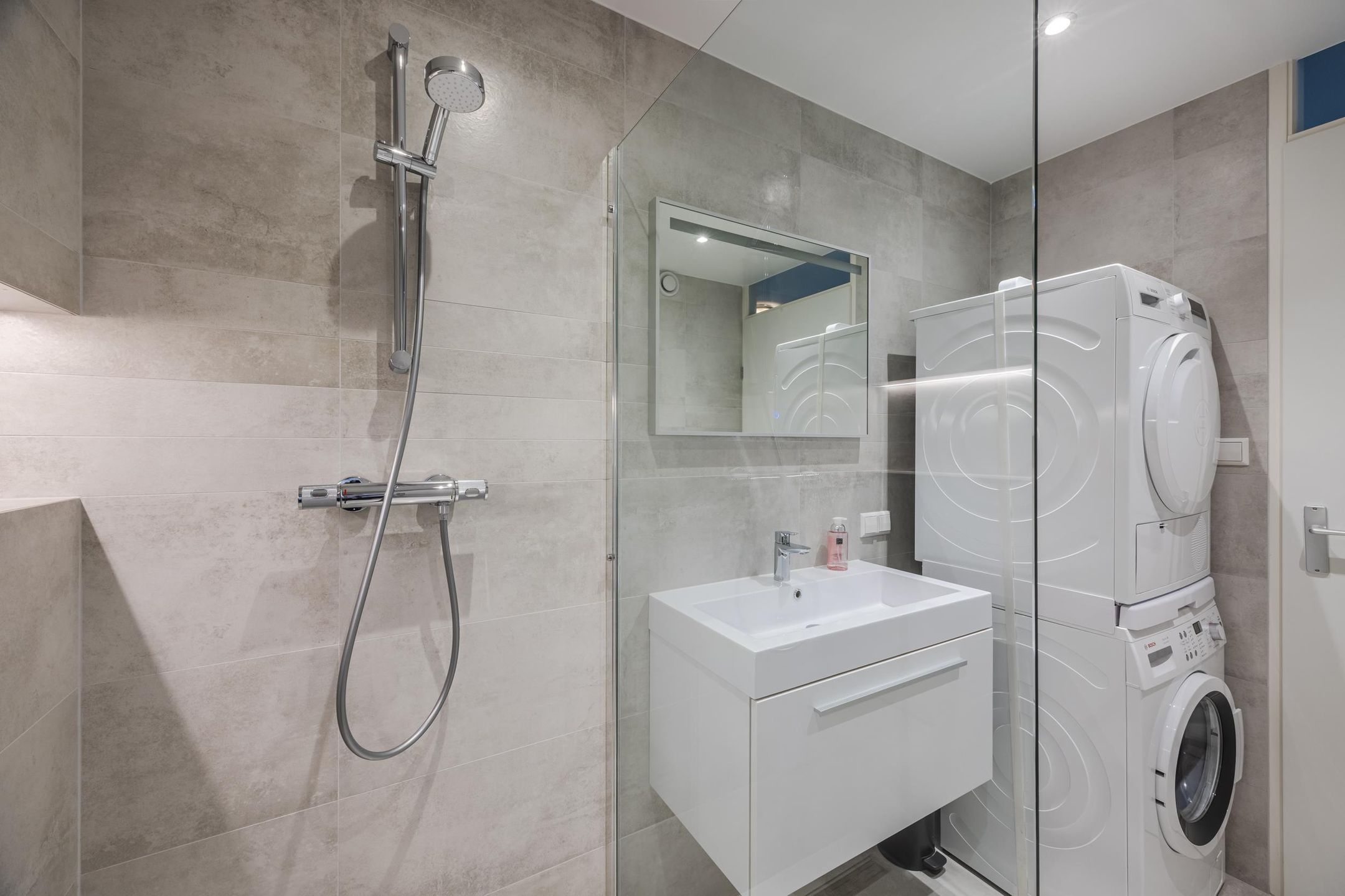 Foto 12 van Douwes Dekkerlaan 68