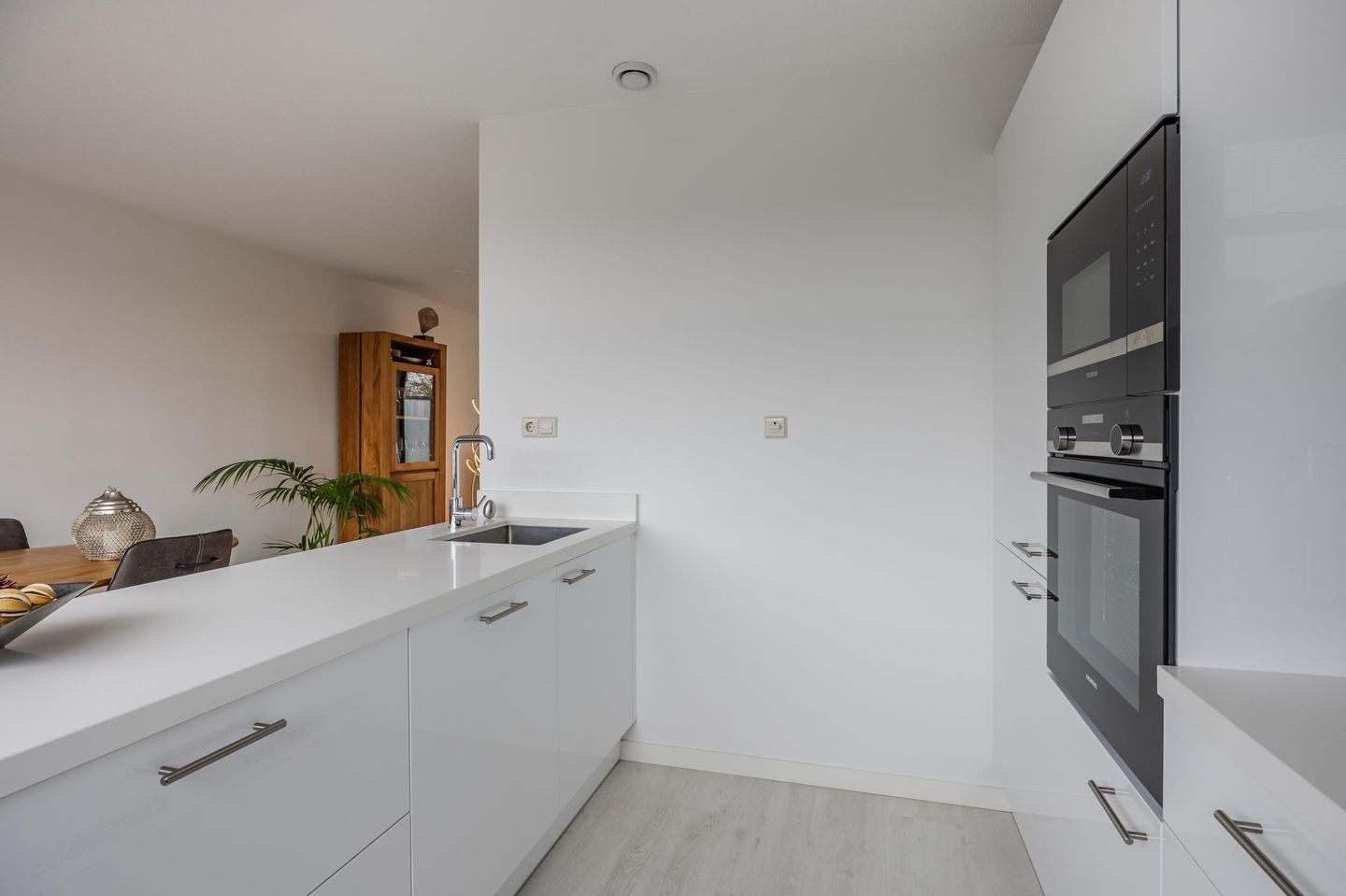 Foto 25 van Douwes Dekkerlaan 68