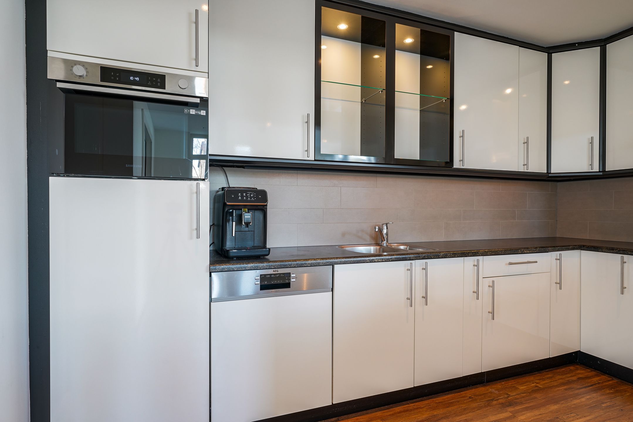 Photo 18 of Akert 120