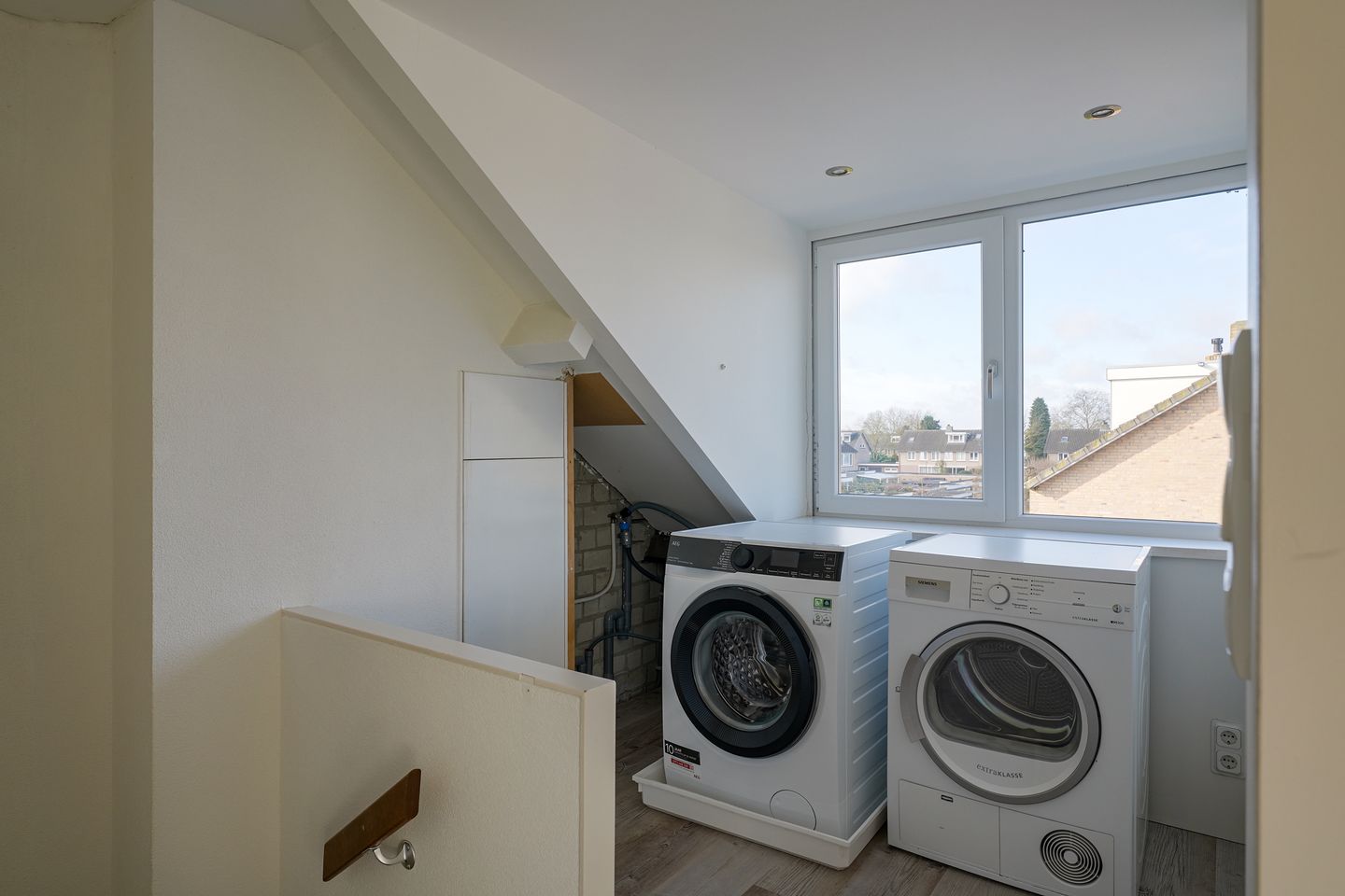 Photo 35 of Akert 120