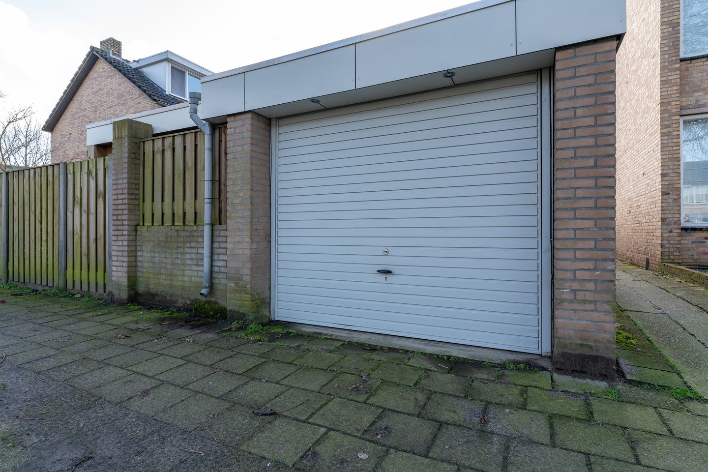 Photo 50 of Akert 120