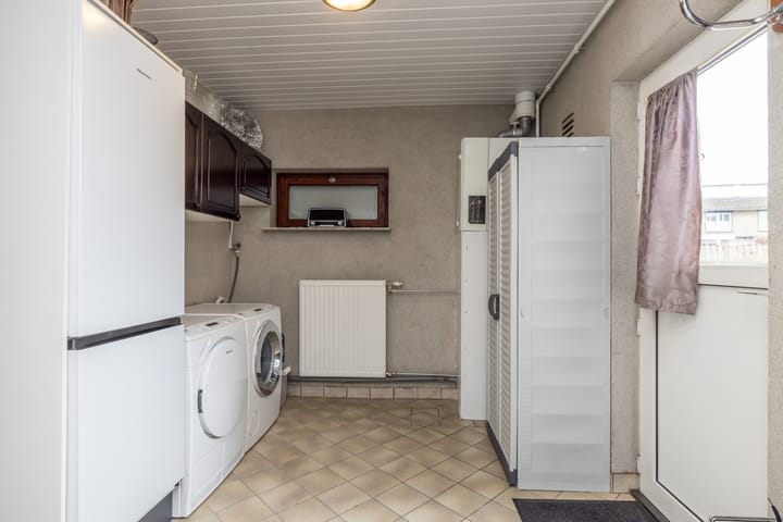 Photo 12 of Dr. Poelsstraat 16