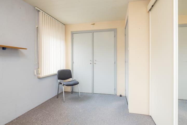 Photo 17 of Dr. Poelsstraat 16