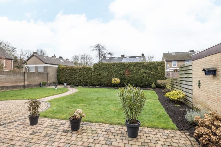 Photo 24 of Dr. Poelsstraat 16