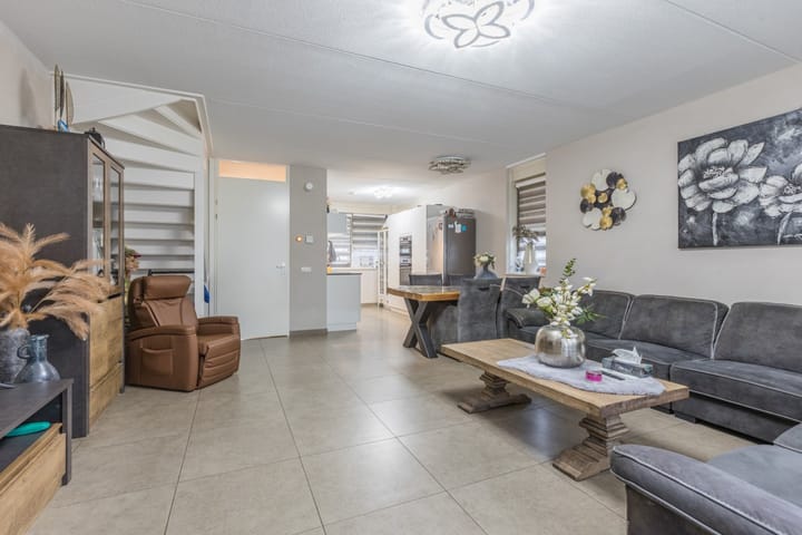 Foto 11 van Gentiaanstraat 1