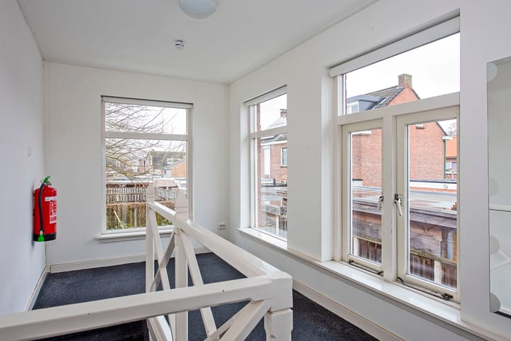 Foto 21 van Oostveenweg 86