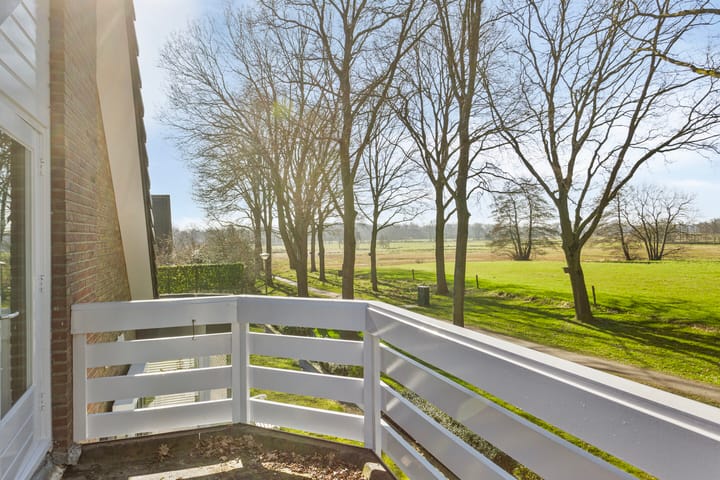 Photo 31 of De Vos van Steenwijkstraat 15