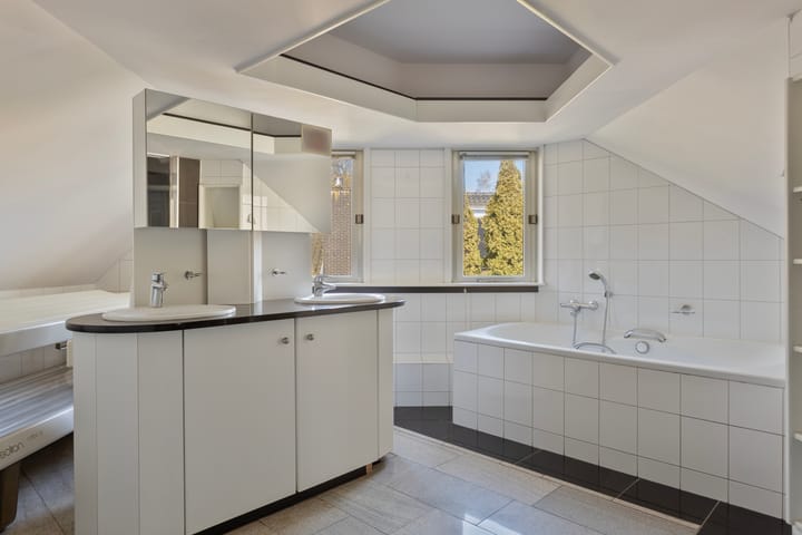 Photo 32 of De Vos van Steenwijkstraat 15