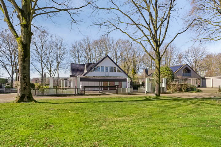 Photo 52 of De Vos van Steenwijkstraat 15