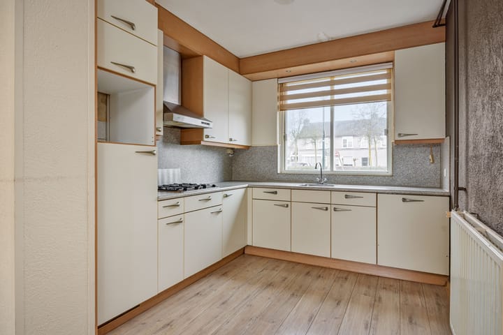 Photo 8 of Heelwijkstraat 39