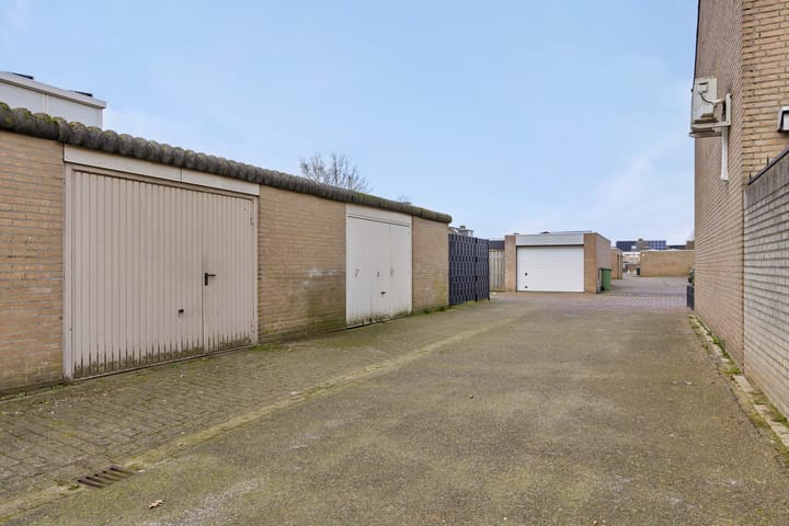 Photo 32 of Heelwijkstraat 39