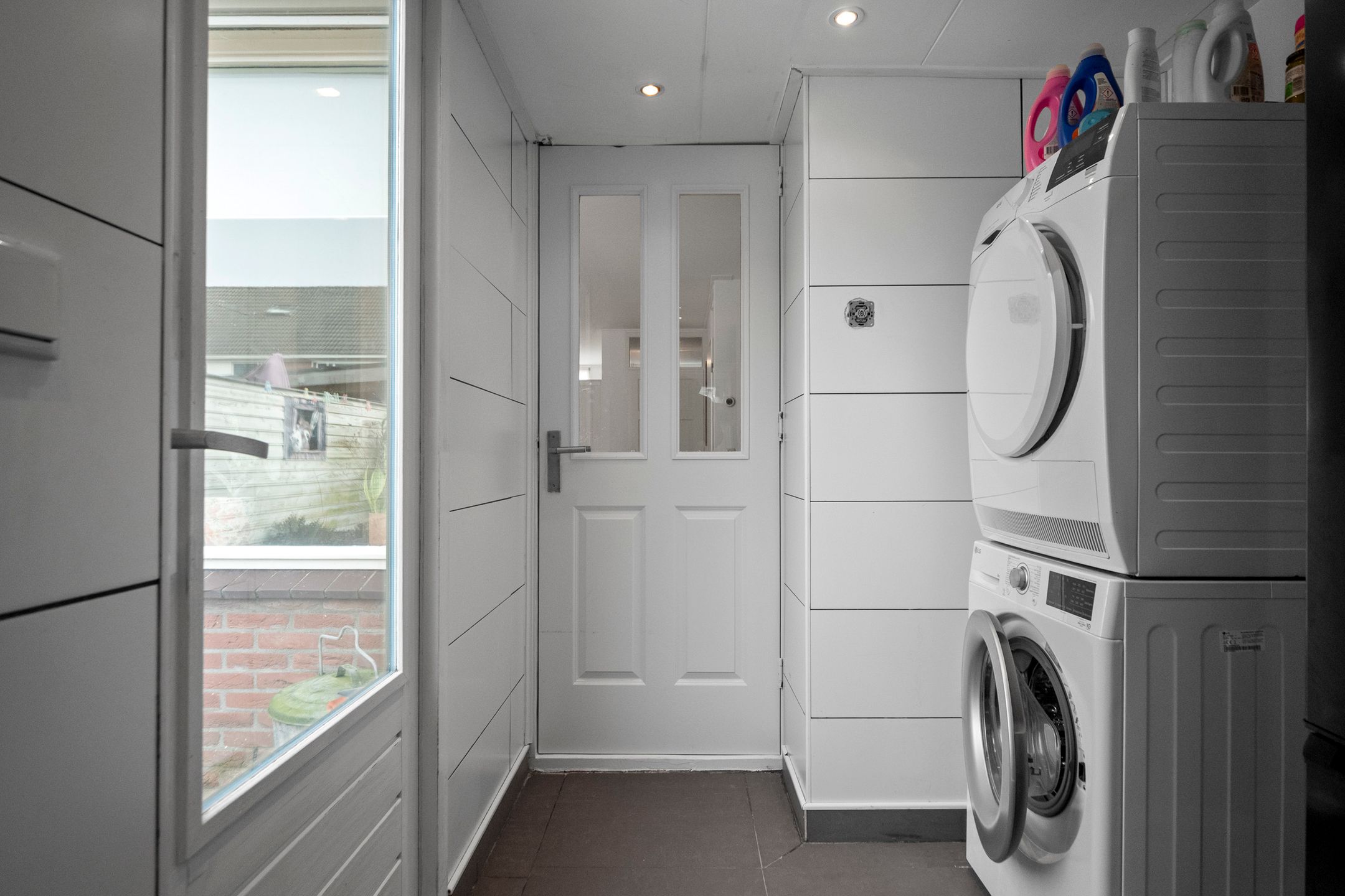 Photo 9 of Doorzwin 5310