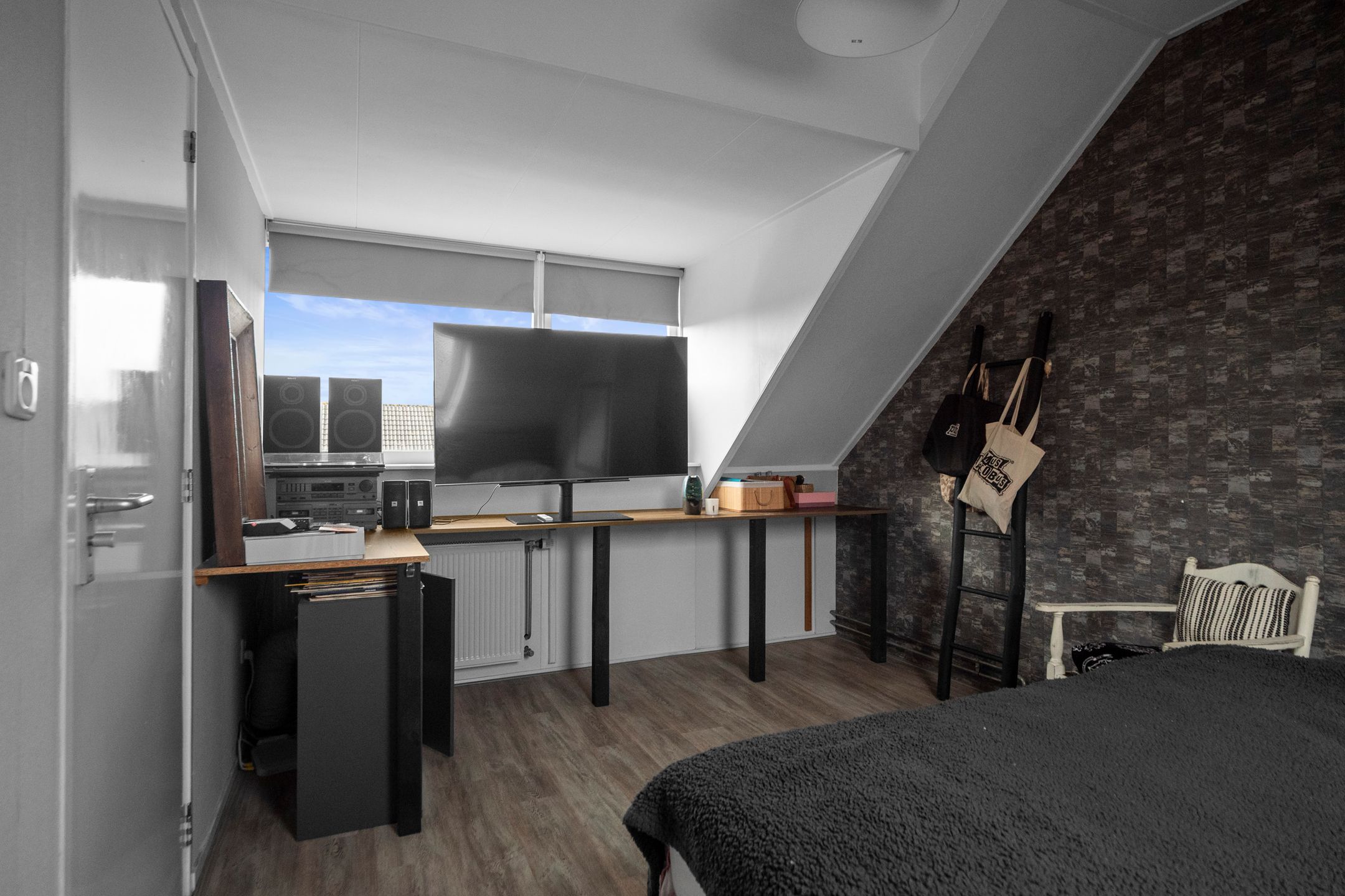 Photo 24 of Doorzwin 5310