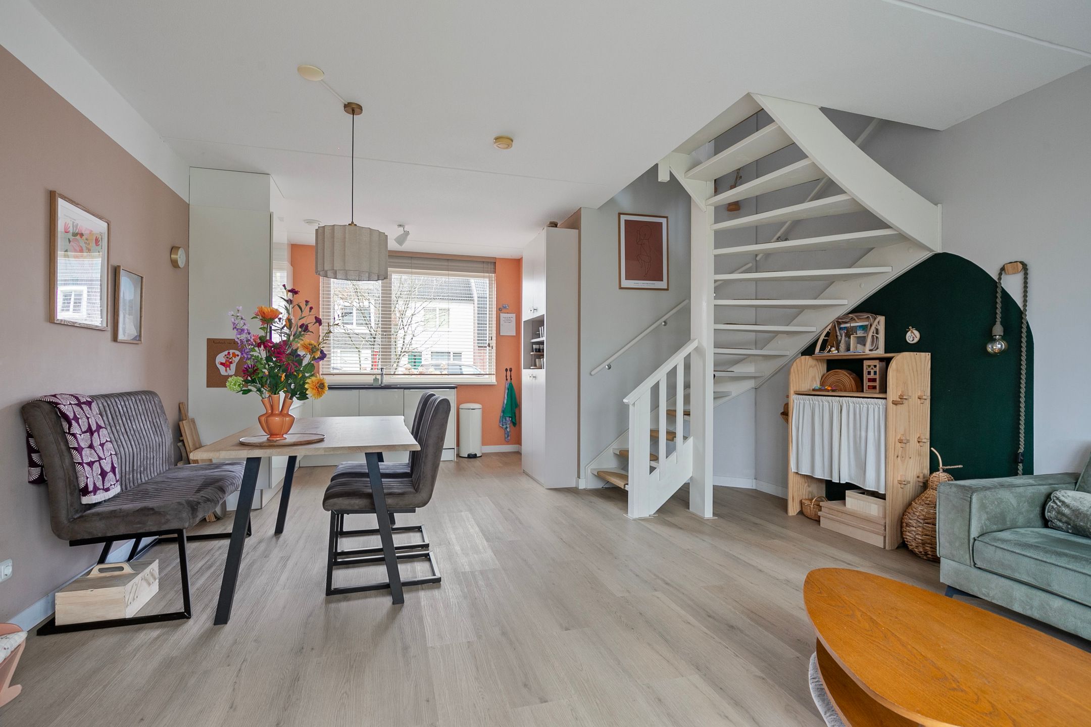 Photo 12 of De Wouw 98