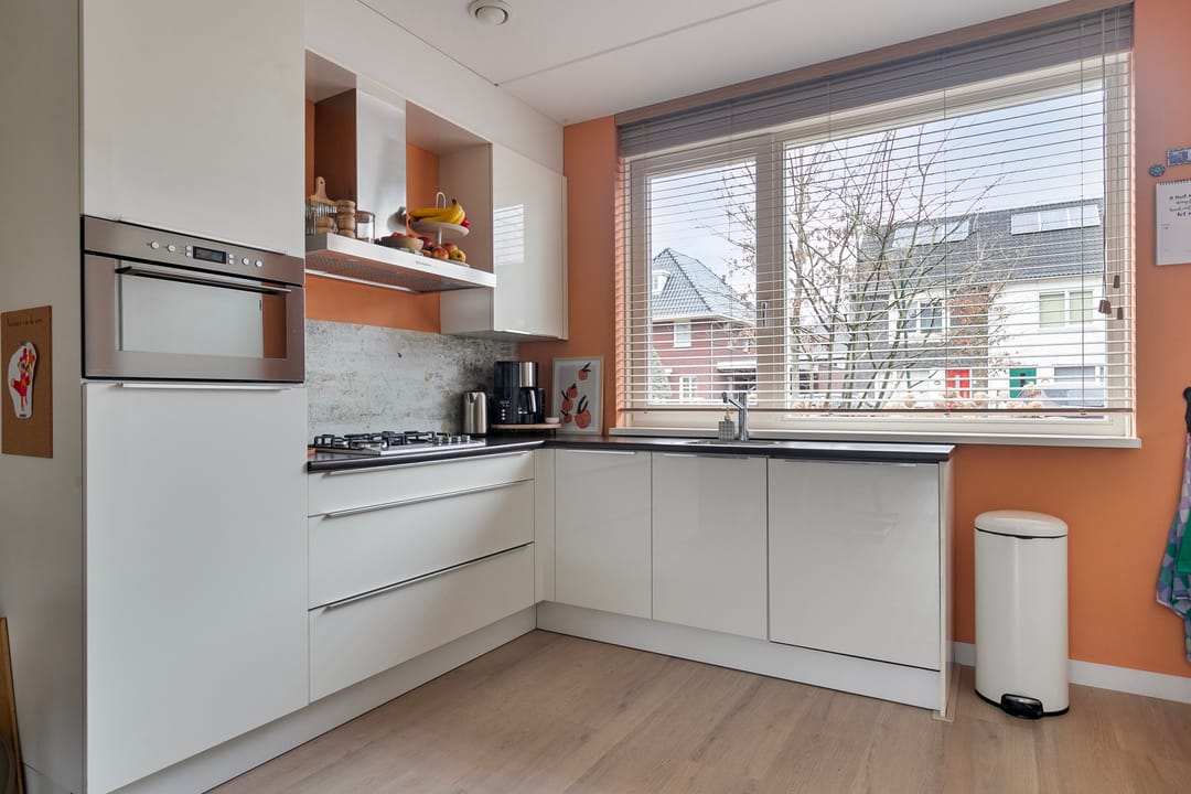 Photo 17 of De Wouw 98