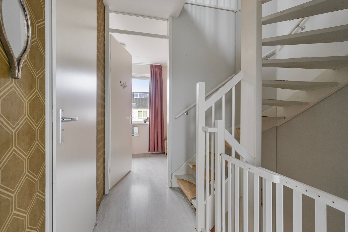 Photo 19 of De Wouw 98