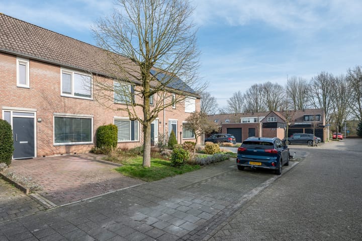 Foto 2 van Juralaan 15