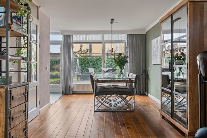 Foto 10 van Molièrelaan 43