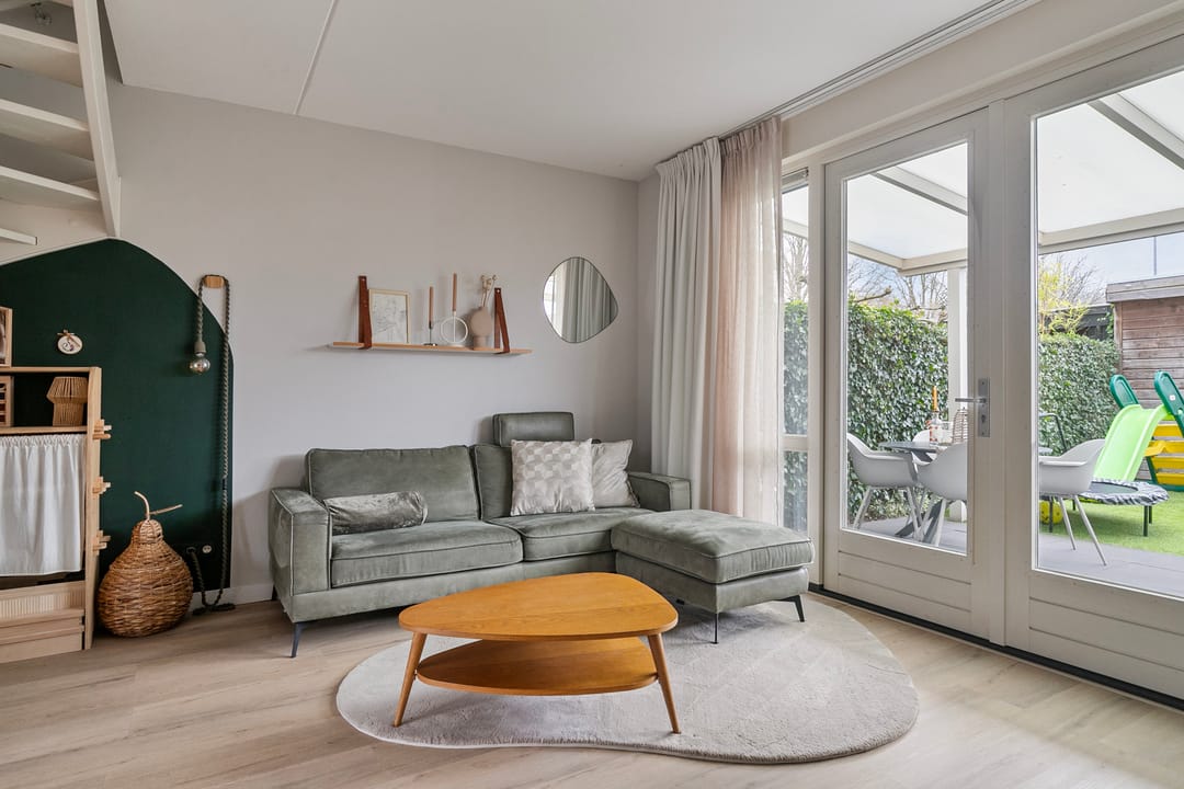 Photo 2 of De Wouw 98