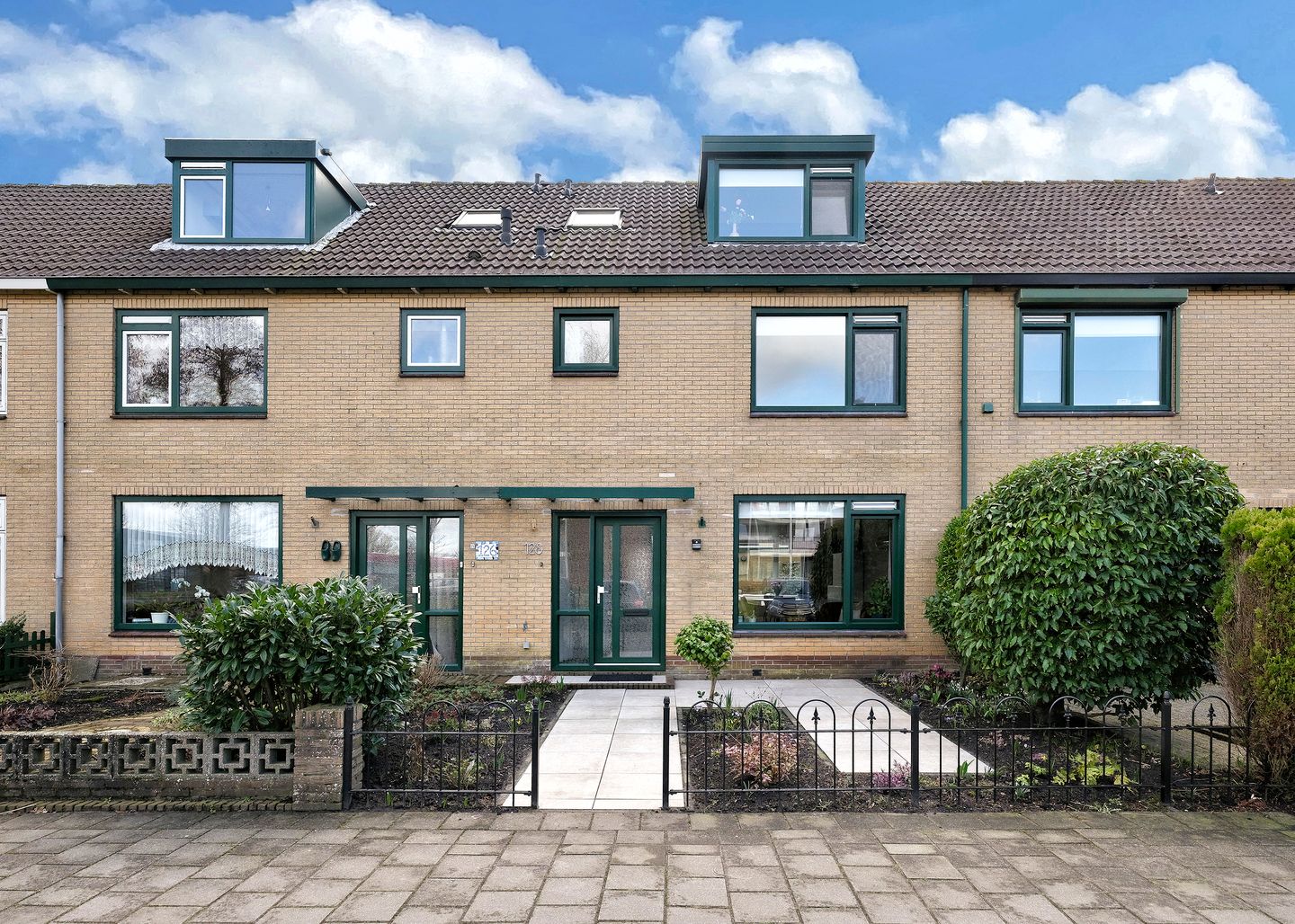 Foto 1 van Anna van Saksenstraat 128