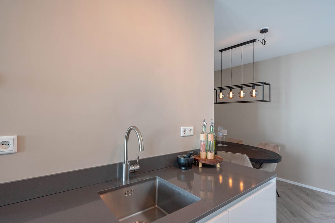 Foto 8 van Parallelweg 101-F