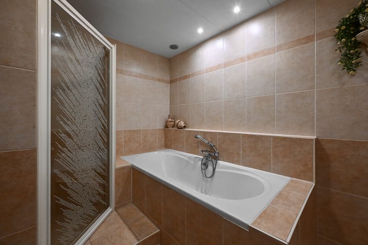 Photo 17 of Westergeest 77-A