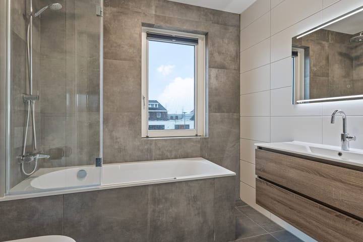 Foto 24 van de Hosteij 12