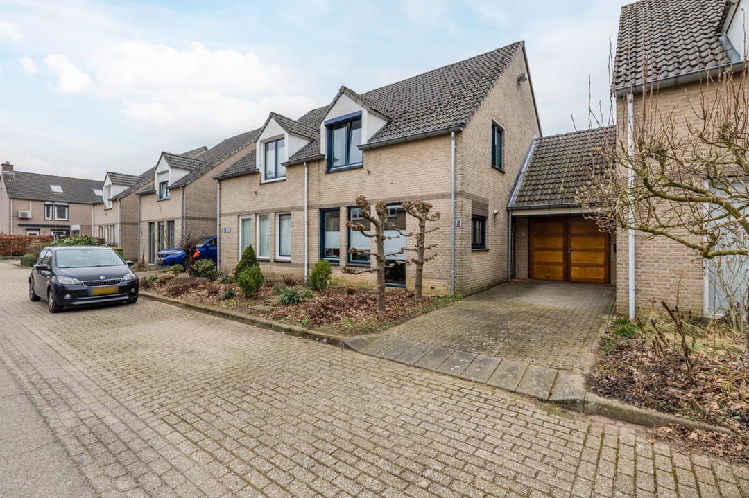 Foto 2 van Binsfelderhof 8