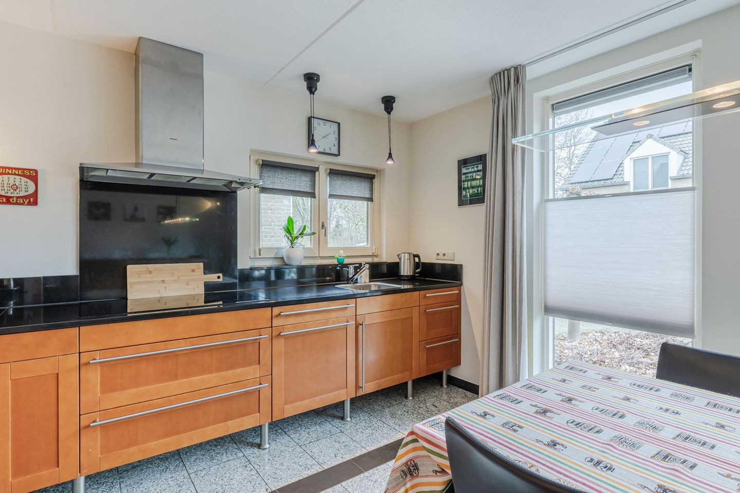 Foto 19 van Binsfelderhof 8