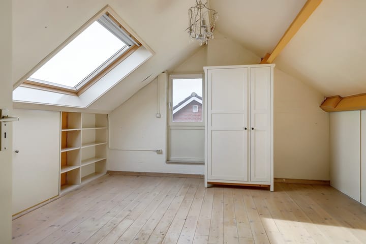 Foto 27 van Edmond Jasparstraat 10