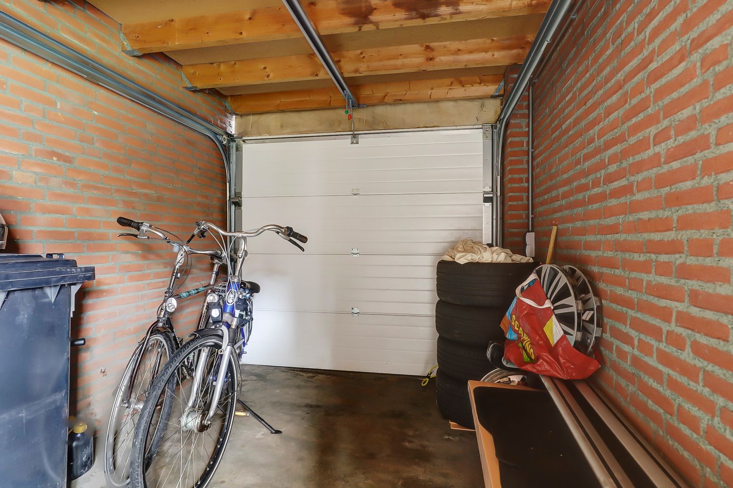 Foto 29 van Edmond Jasparstraat 10