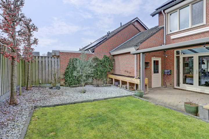 Foto 31 van Edmond Jasparstraat 10