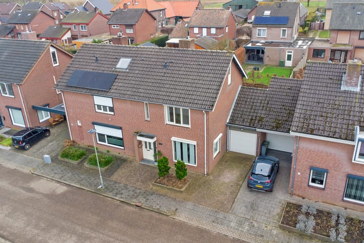 Foto 38 van Edmond Jasparstraat 10