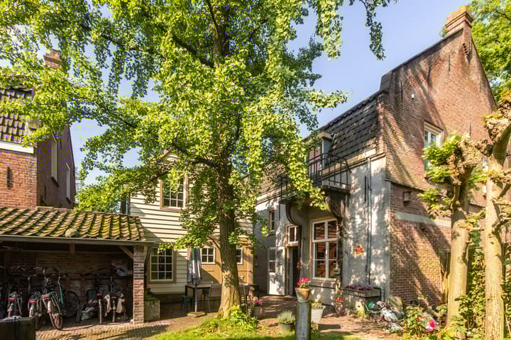 Foto 3 van Sint Jansplein 1