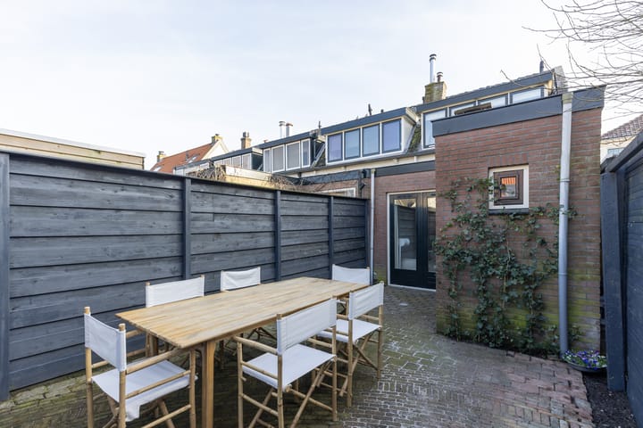 Foto 24 van Huizerpoortstraat 1