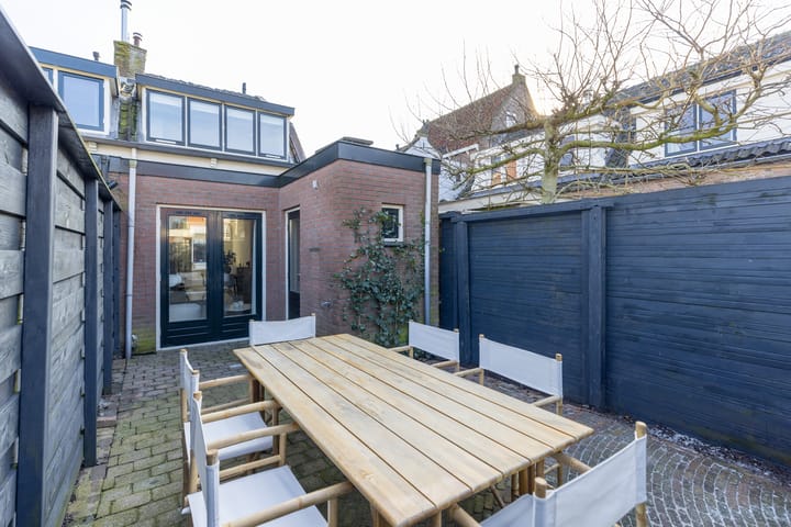 Foto 25 van Huizerpoortstraat 1