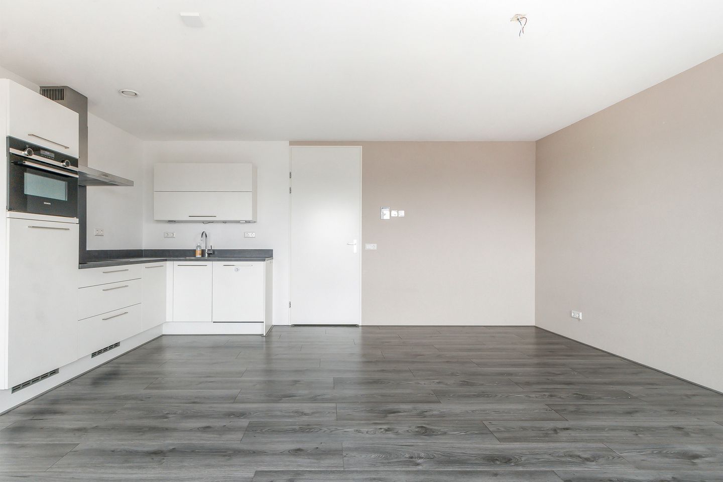 Foto 5 van Korte Parallelweg 59