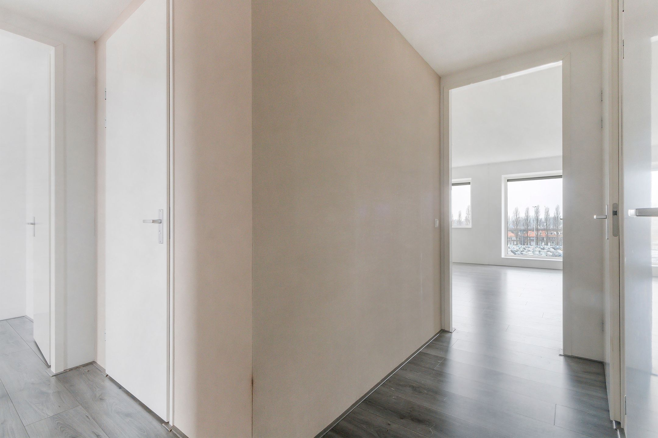 Foto 9 van Korte Parallelweg 59