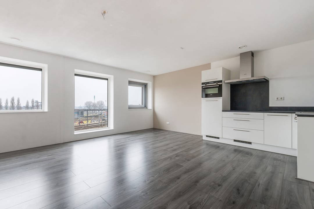 Foto 11 van Korte Parallelweg 59