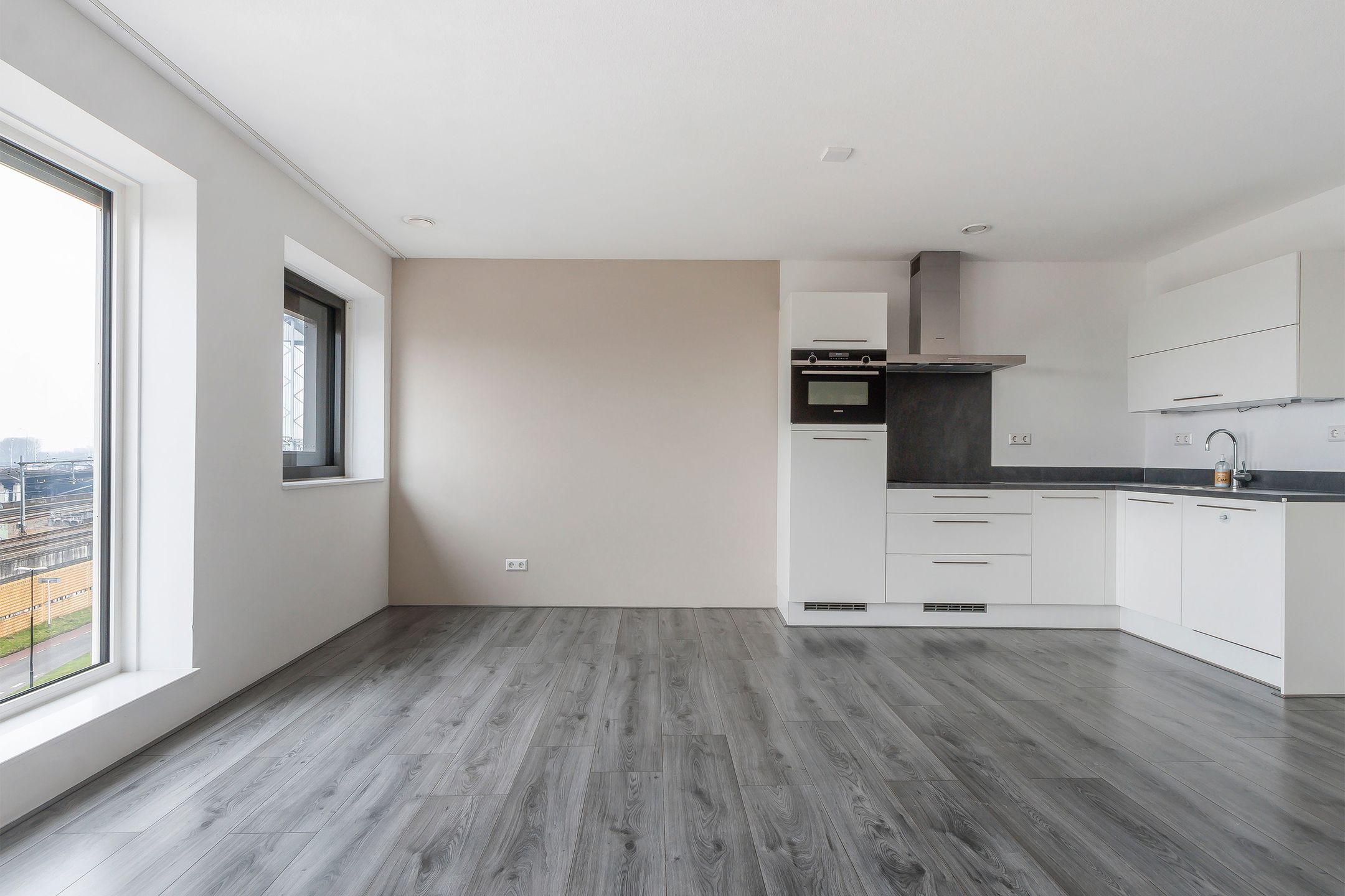 Foto 12 van Korte Parallelweg 59