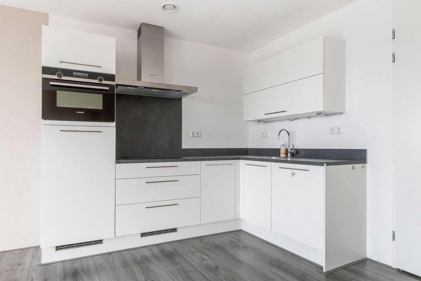 Foto 14 van Korte Parallelweg 59