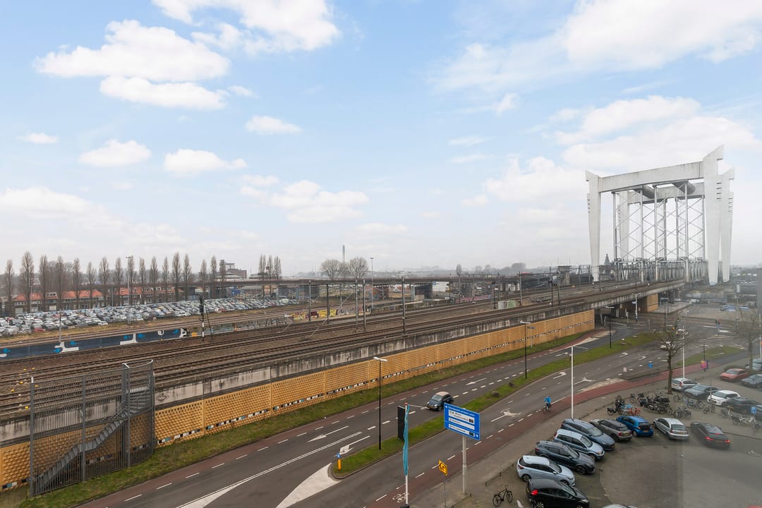 Foto 16 van Korte Parallelweg 59