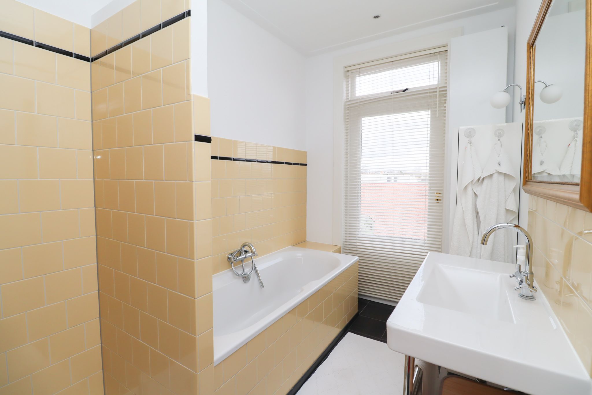 Foto 66 van Baronielaan 145