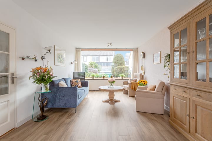 Photo 7 of Van der Waalsstraat 17