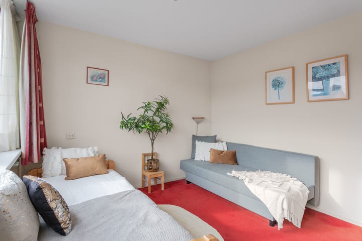 Photo 14 of Van der Waalsstraat 17