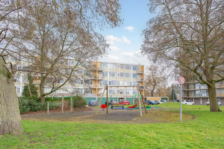 Photo 28 of Van der Waalsstraat 17