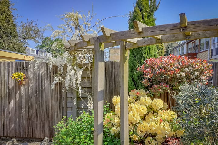 Photo 35 of Van der Waalsstraat 17