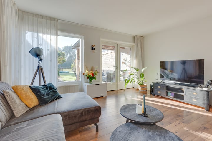 Foto 8 van Meester Meinenweg 15